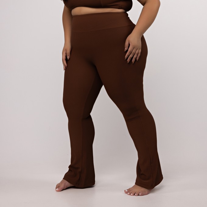 Calça Legging Flare Plus Size Canelada