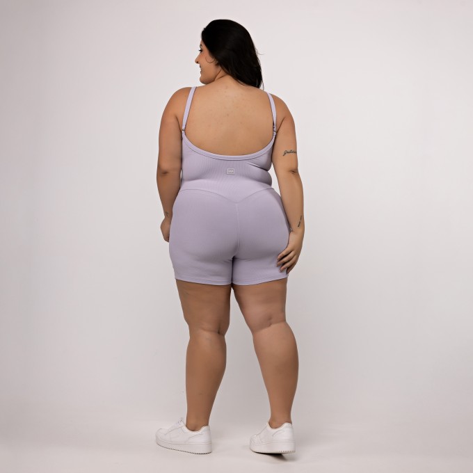Macaquinho Canelado Alcinha Plus Size
