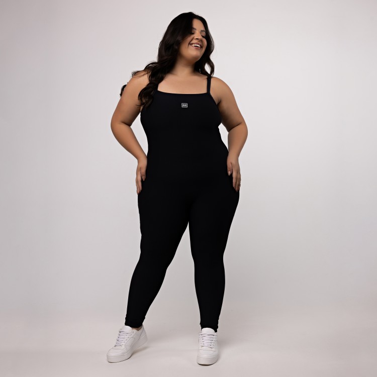 Macacão Canelado Alcinha Plus Size