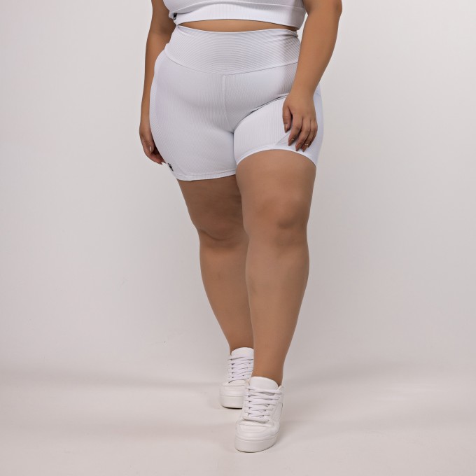 Short Canelado Recorte Plus Size