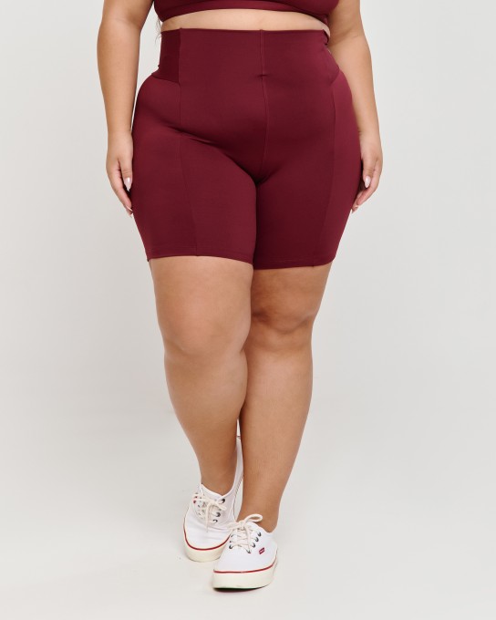 Short Recortes Motion Plus Size Valentino