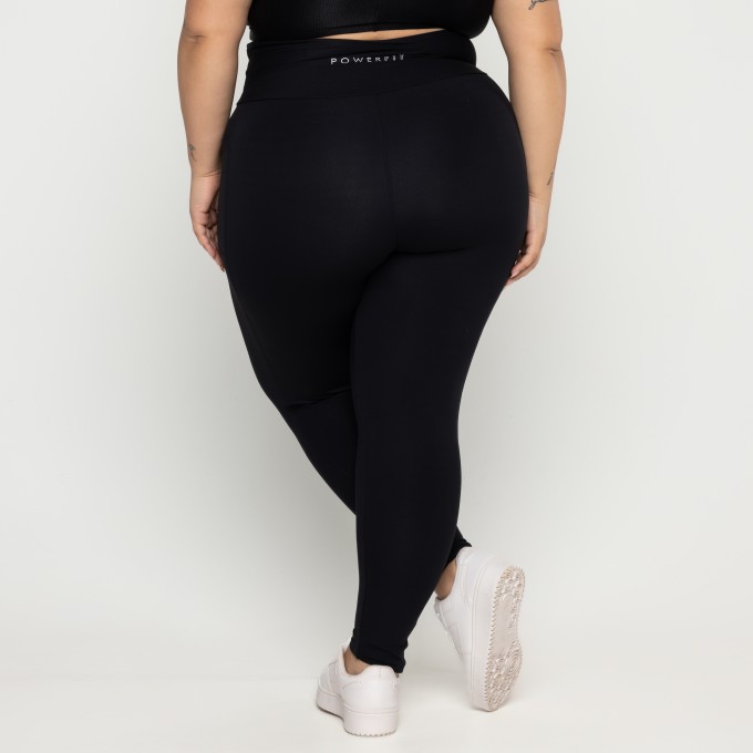 Calça com Bolso Lateral Plus Size Preto