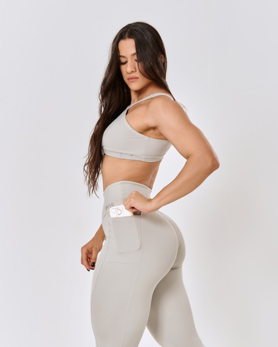 Calça com Bolso Lateral Cinza