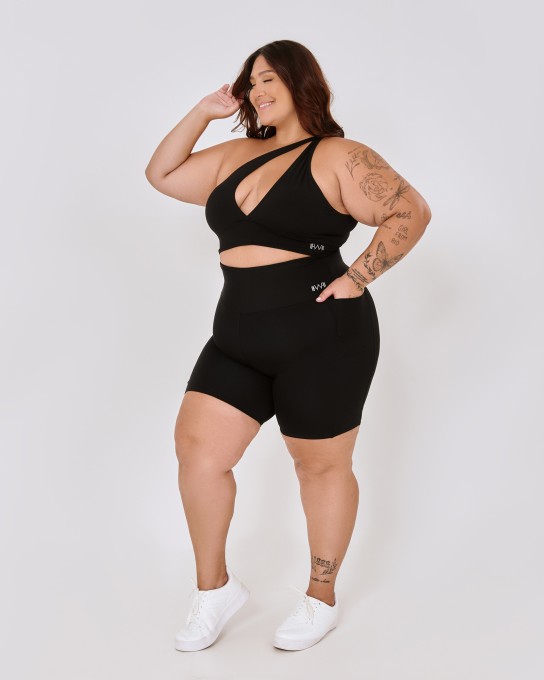 Bermuda com Bolso Essential Plus Size Preto