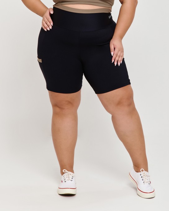 Bermuda Motion com Bolso Plus Size Preto