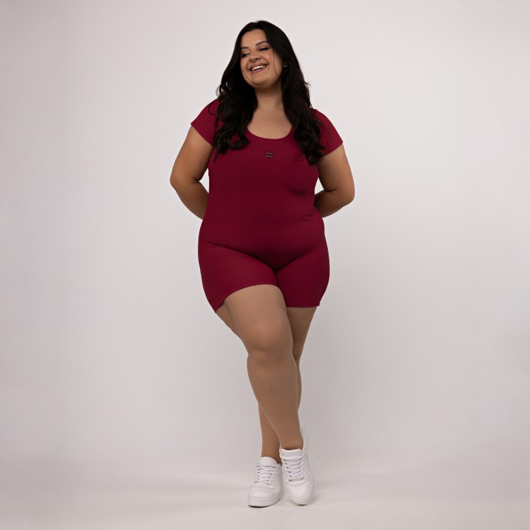 Macaquinho Canelado Manguinha Plus Size